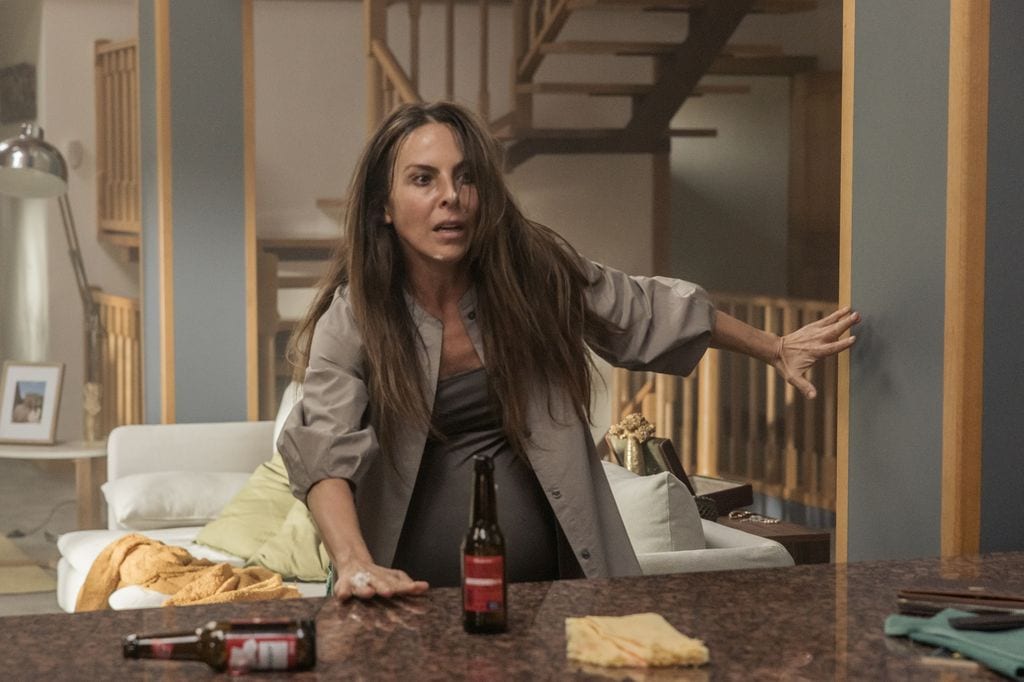 Kate del Castillo pone a prueba sus 'Instintos' para sobrevivir en medio del peligro y la traición 
