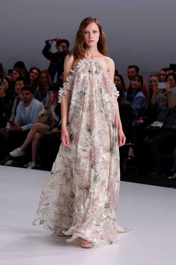 Ines di Santo en Barcelona Bridal Fashion Week