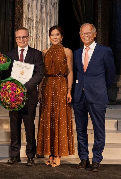 Mary de Dinamarca con un vestido de lunares