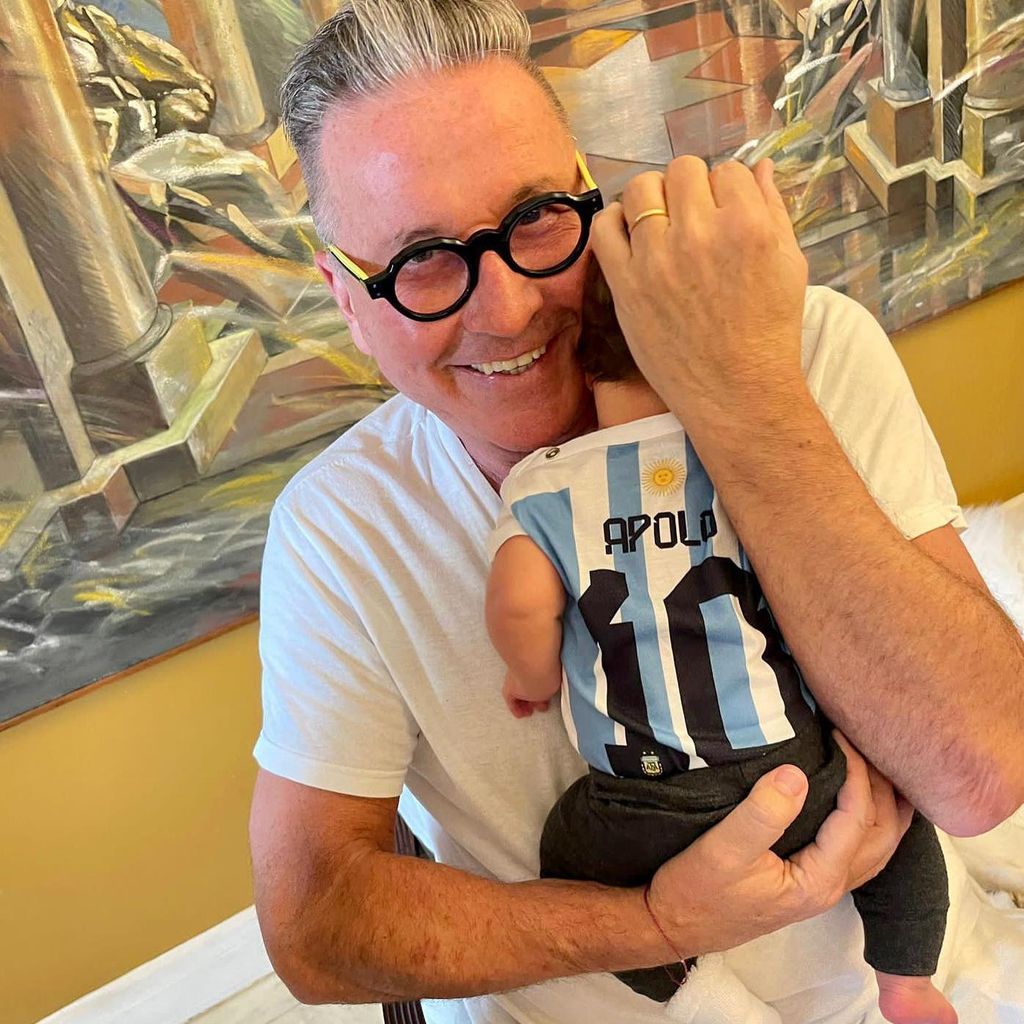 Montaner y su nieto Apolo