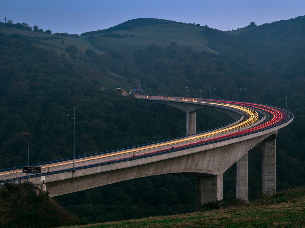 El Viaducto de Montabliz, en Cantabria, es el más alto de España: su calzada se eleva 198 metros sobre el valle del río Bisueña