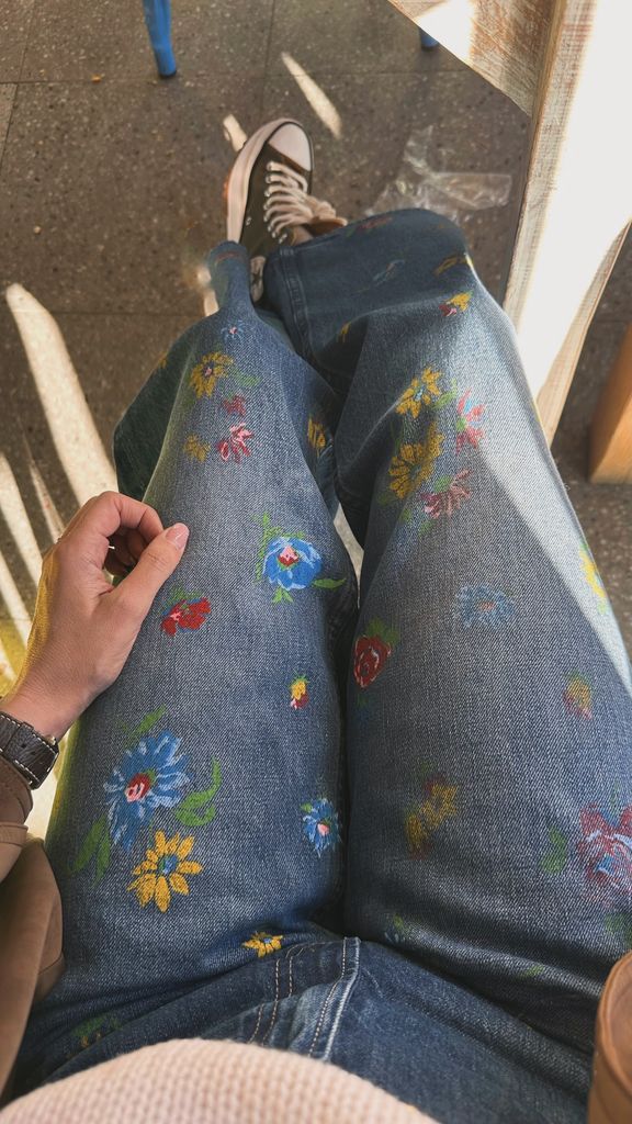 Sus pantalones reflejan esta nueva etapa de alegría renovada