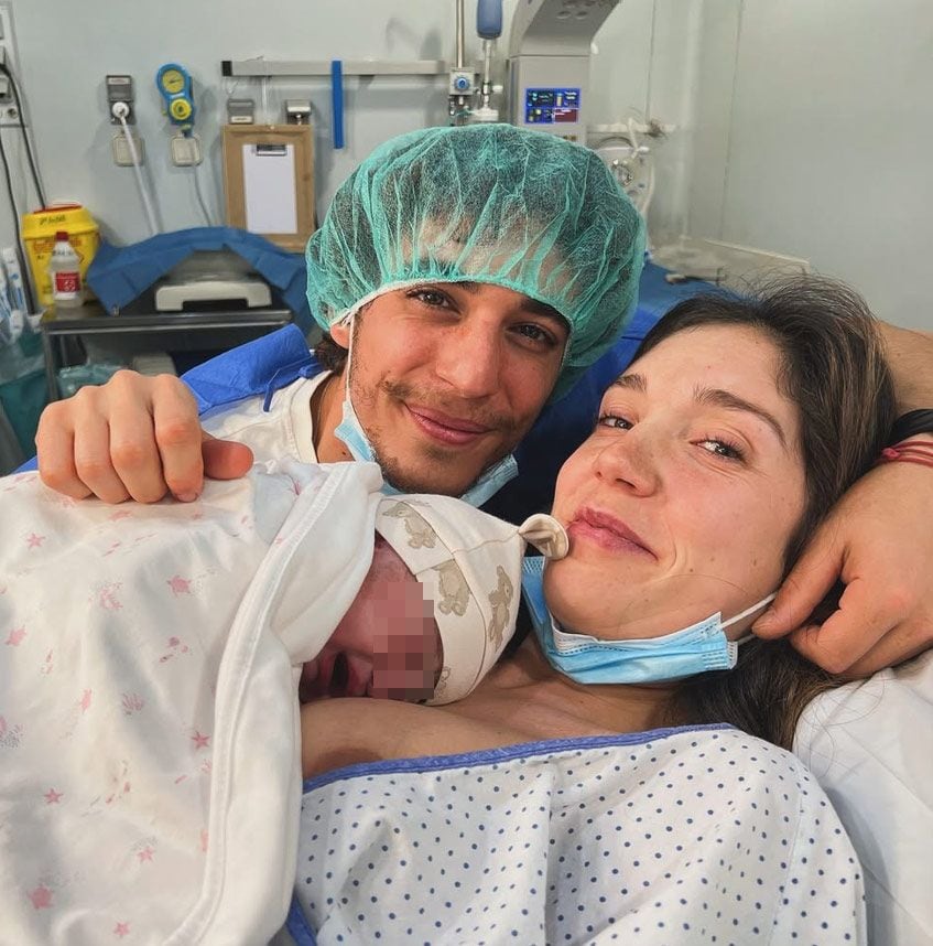 Miguel Herrán anunció el nacimiento de María con esta imagen