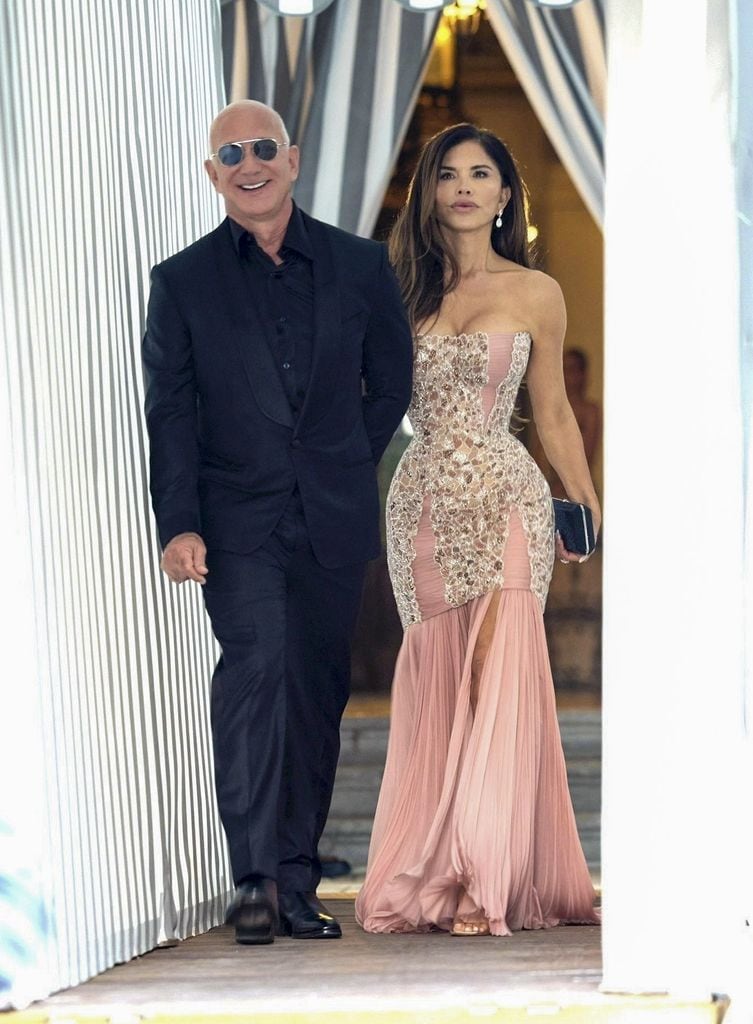 Jeff Bezos y Lauren Sánchez un día después de su boda 