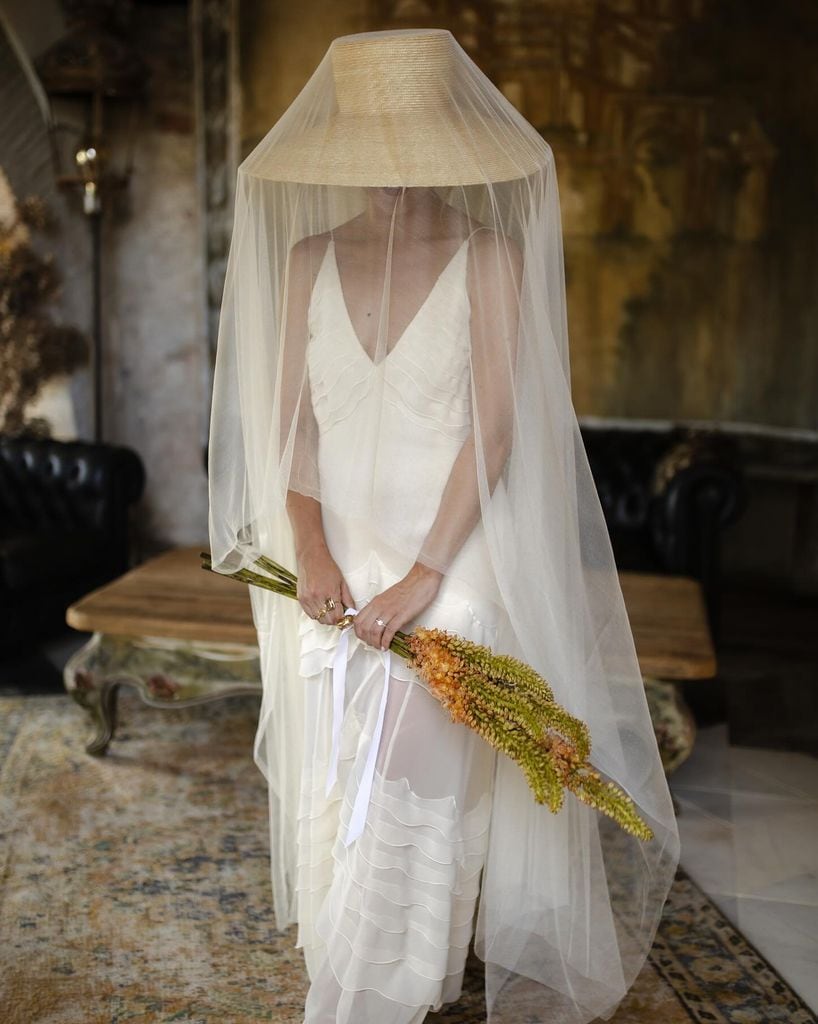 Ramos de novia protagonistas con colores tallo largo