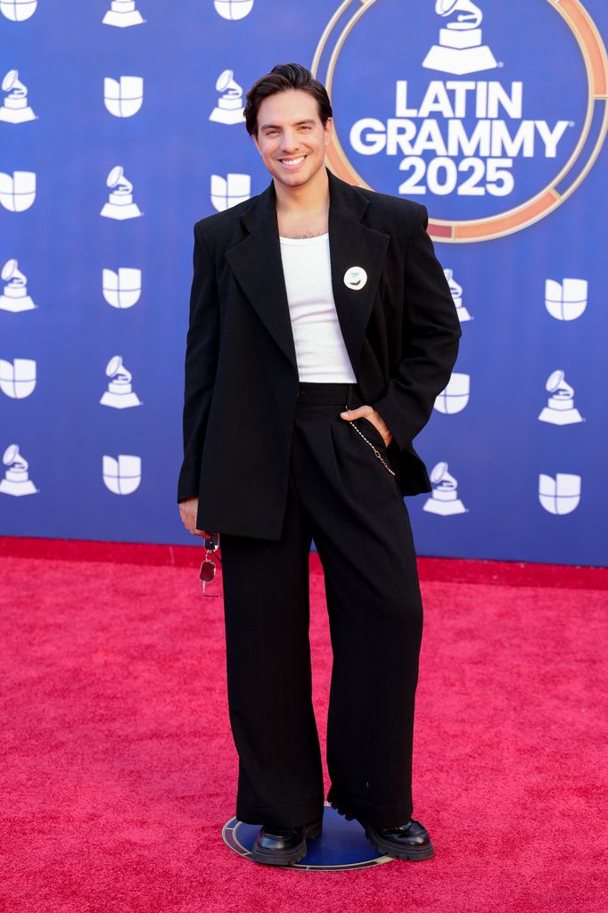 Vadhir Derbez aseguró que no existe ningún problema con la pareja