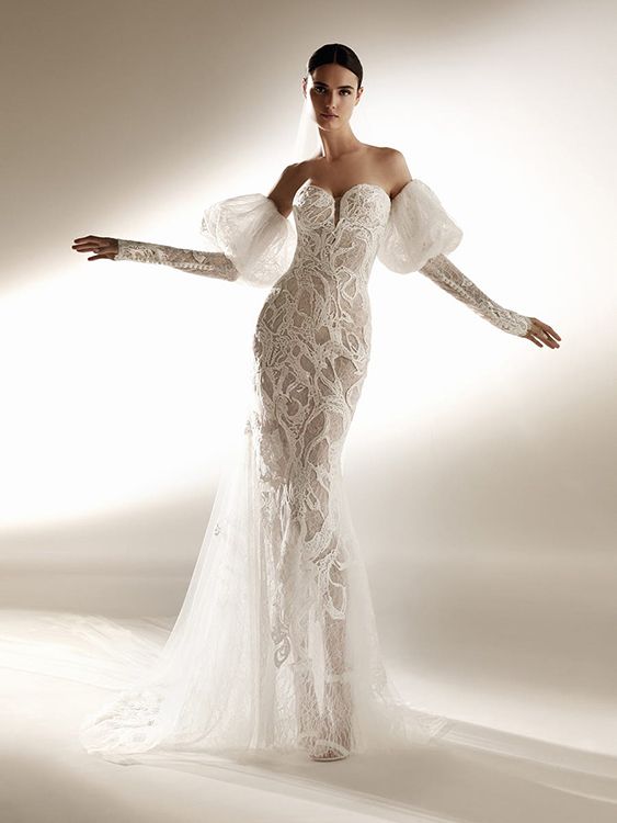 Vestido de novia con escote off the shoulders de Pronovias