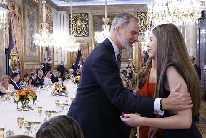El Rey con sus hijas