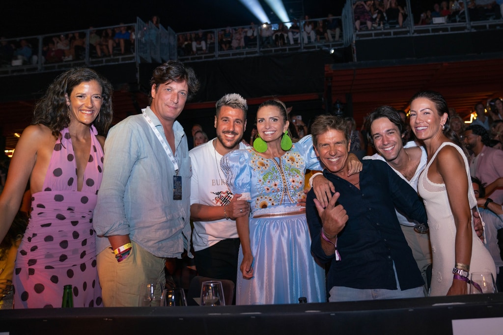 Luis Medina y Clara Caruana, entre los invitados al concierto de Alejandro Fernández en Starlite