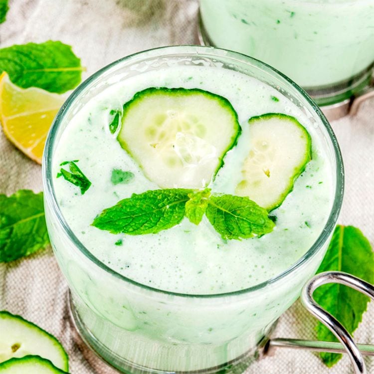 Sopa fría de pepino yogur y menta