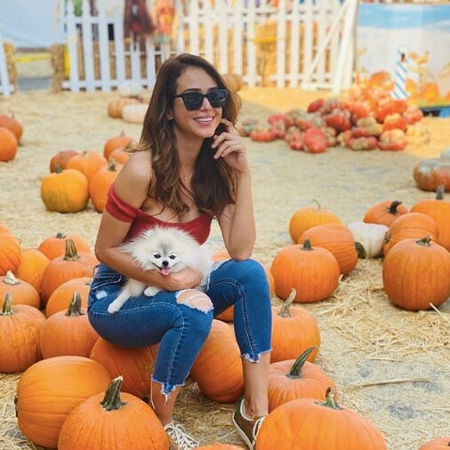 Yanet García en un huerto de Calabazas