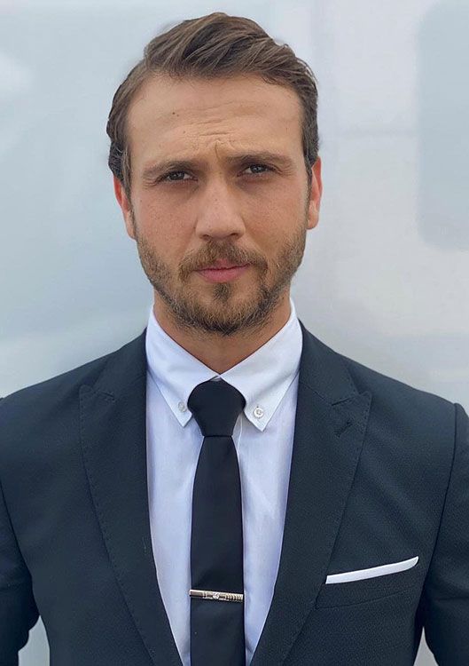  Aras Bulut Iymenli es el protagonista masculino de 'Atatürk'