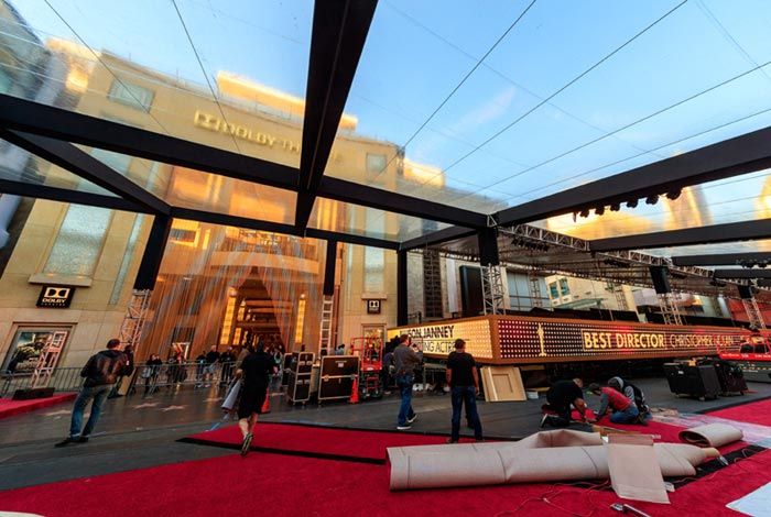 La alfombra roja por la que desfilarán las estrellas del firmamento hollywoodiense ya ha sido desplegada en Hollywood Bulevard, donde por primera vez ¡HOLA! TV estará cubriendo la gran noche del cine
