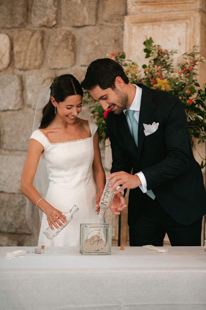 Ceremonia civil de boda con arena
