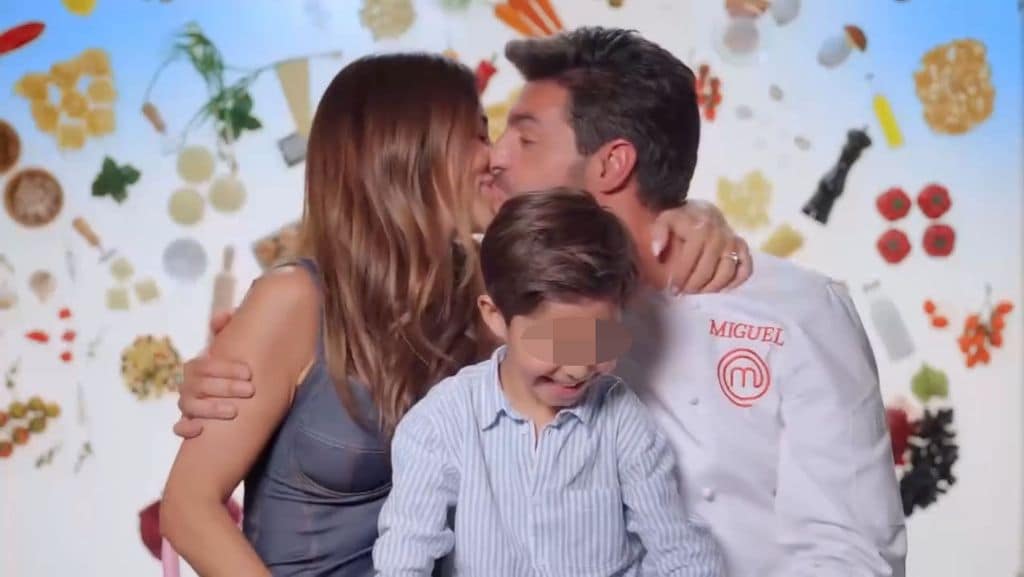 Paula Echevarría y su hijo Miki sorprenden a Miguel Torres en la final de MasterChef Celebrity