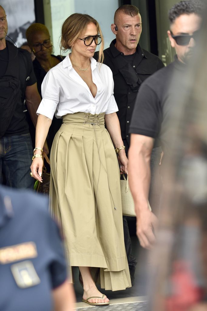 Imagen de archivo de Jennifer Lopez, de compras por Pisa (Italia)