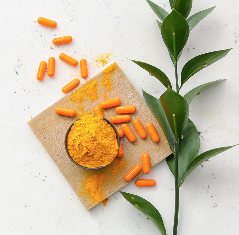 pildoras-curcuma-adobe