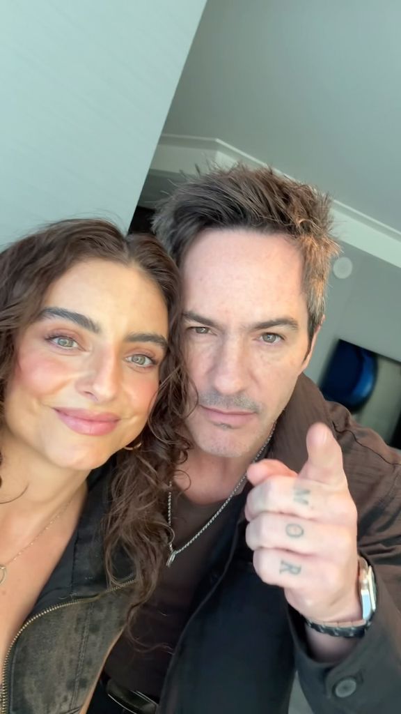 Aislinn y Mauricio regresaron juntos de su escapada a Las Vegas.