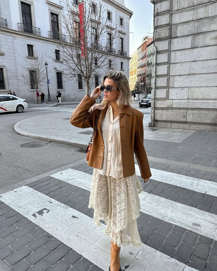 look falda midi 2025 @luciadeluis
