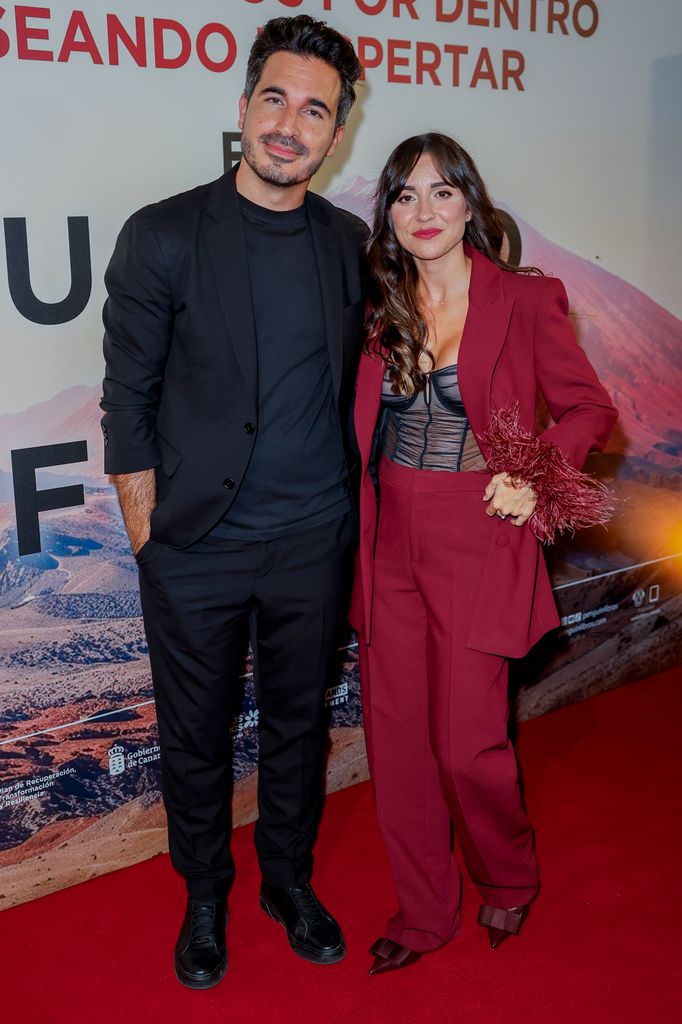 Javier Castillo presenta 'El susurro del fuego' junto a su mujer, Verónica Díaz