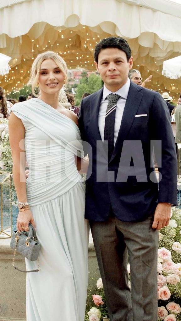 Irina Baeva y Giovanni Medina presumen su amor en la boda de Karla Díaz y Daniel Dayz