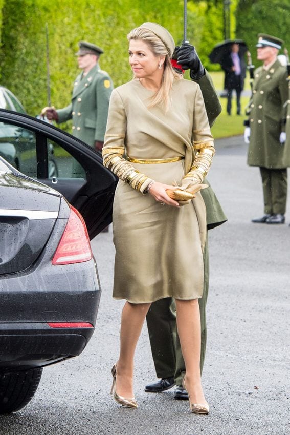 Máxima de Países Bajos vestido brazaletes