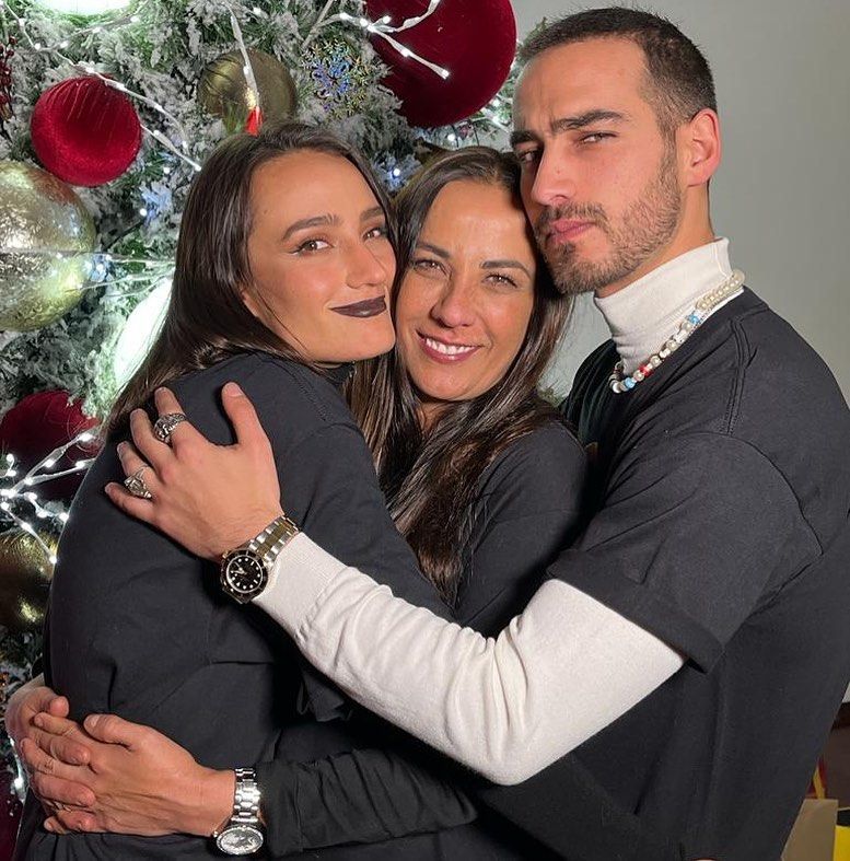 Consuelo Duval y sus hijo Mich y Paly Duval