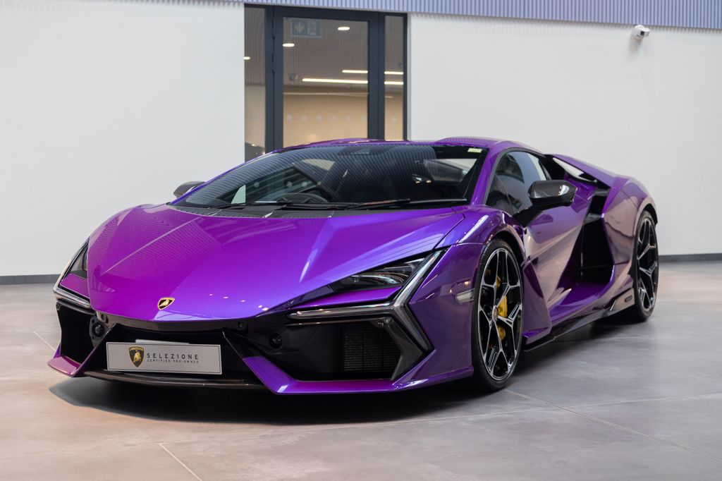 El Lamborghini Revuelto, el superdeportivo híbrido que representa la nueva era de la marca