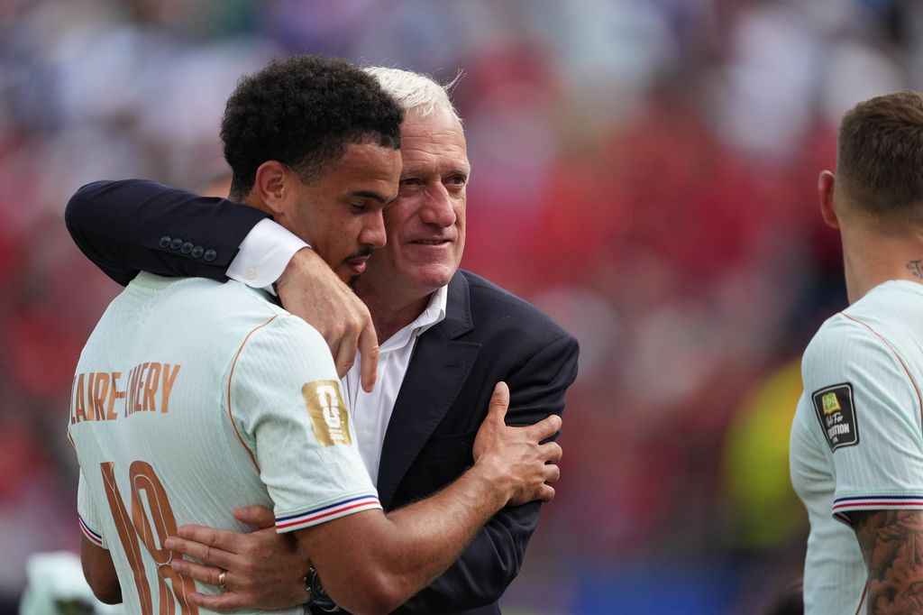 Didier Deschamps celebra la victoria de Francia ante Marruecos