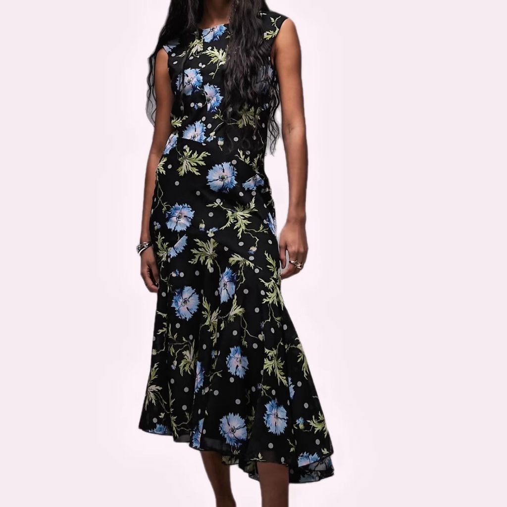 Vestido negro con estampado floral de Asos
