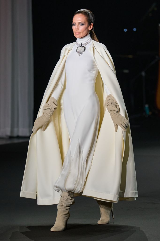 Nieves Álvarez fue la encargada de abrir el desfile de Stéphane Rolland días antes de su boda.
