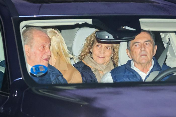 El rey Juan Carlos en el coche de su amigo