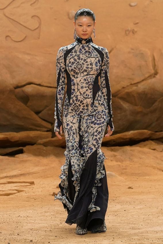 naomi campbell offwhite 043a