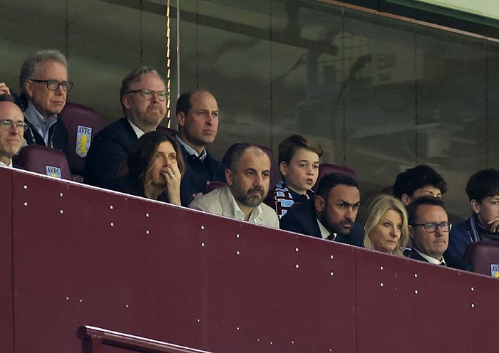El príncipe Guillermo con su hijo George en un partido