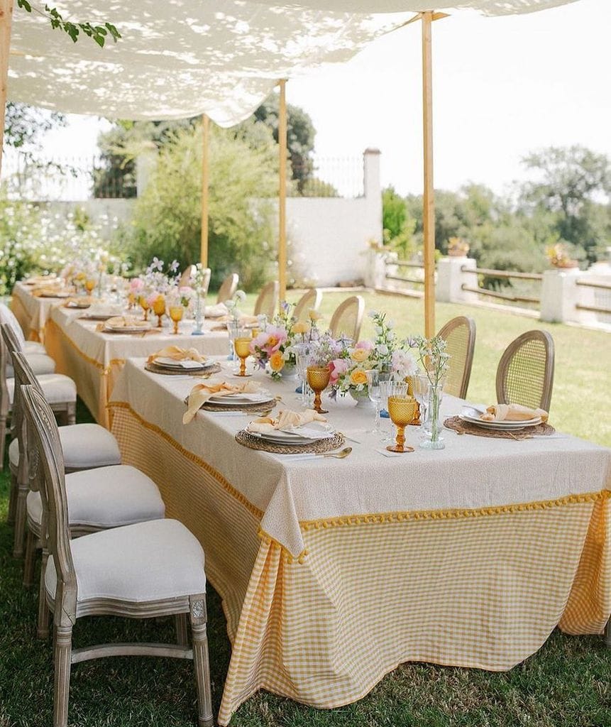 Decoración de bodas con estampado vichy amarillo