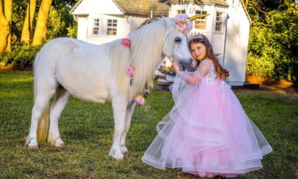 Luna, hija de Ximena Duque y Jay Adkins