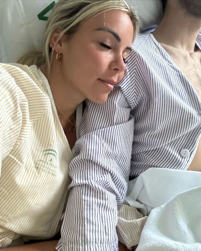 Alba Silva y Sergio Rico en el Hospital 