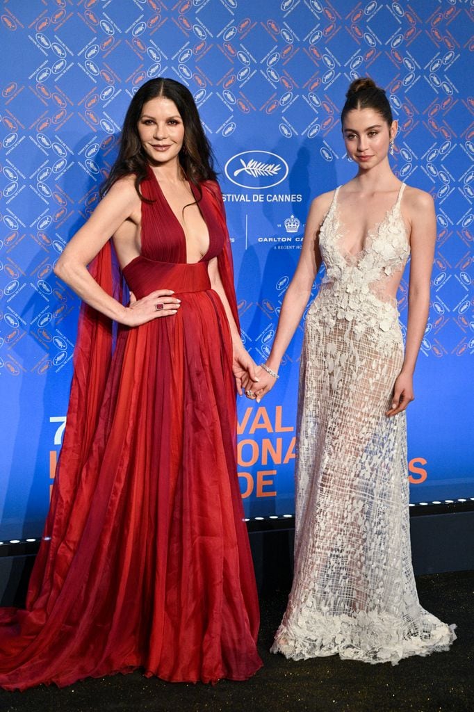  Catherine Zeta-Jones y su hija Carys Zeta Douglas en Cannes.