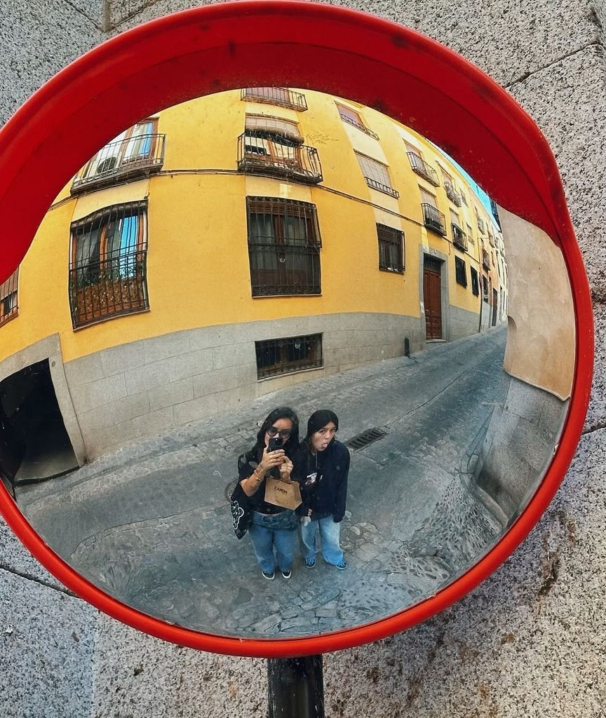 Ana Araujo y su hija Aranza en Toledo.