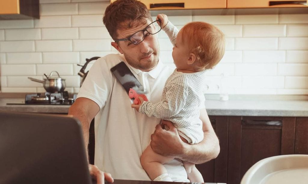 La nueva generación de padres que asumen la paternidad