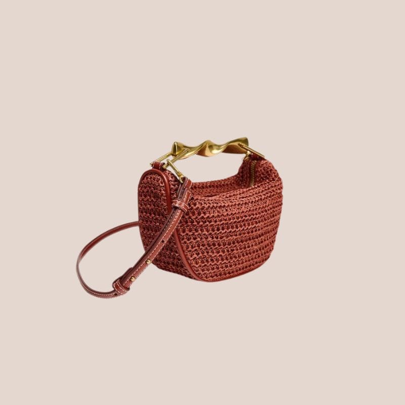 bolso de rafia rojo con asa metalica