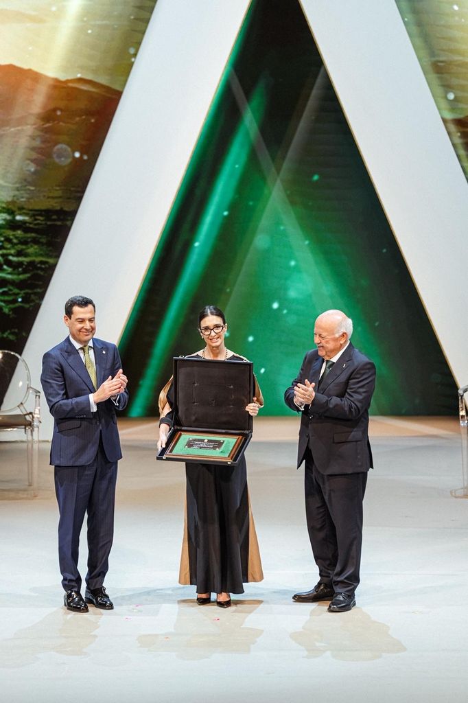 Paz Vega vestida de The IQ Collection para el Día de Andalucía 2026.