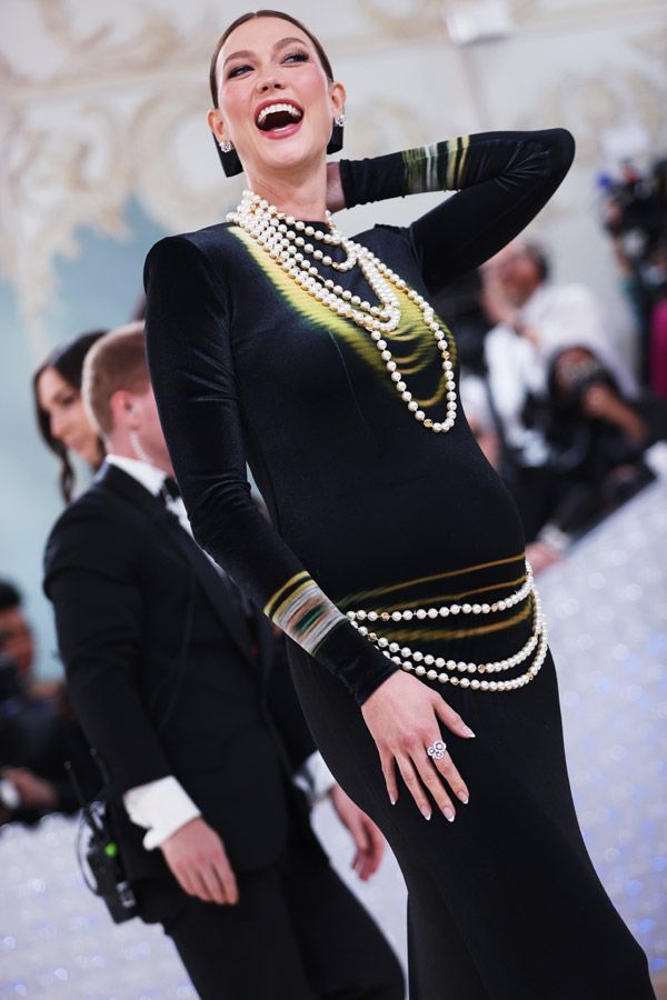 Karlie Kloss y Joshua Kushner en la gala MET 2023