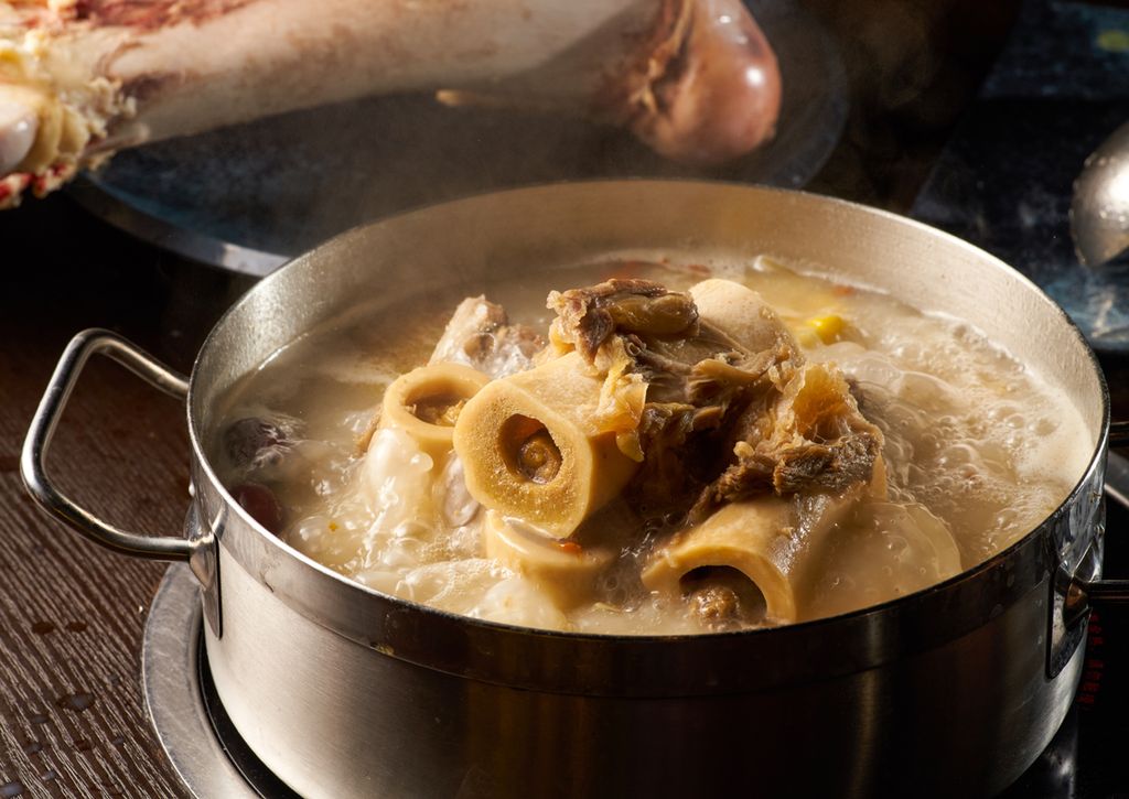 Caldo de huesos