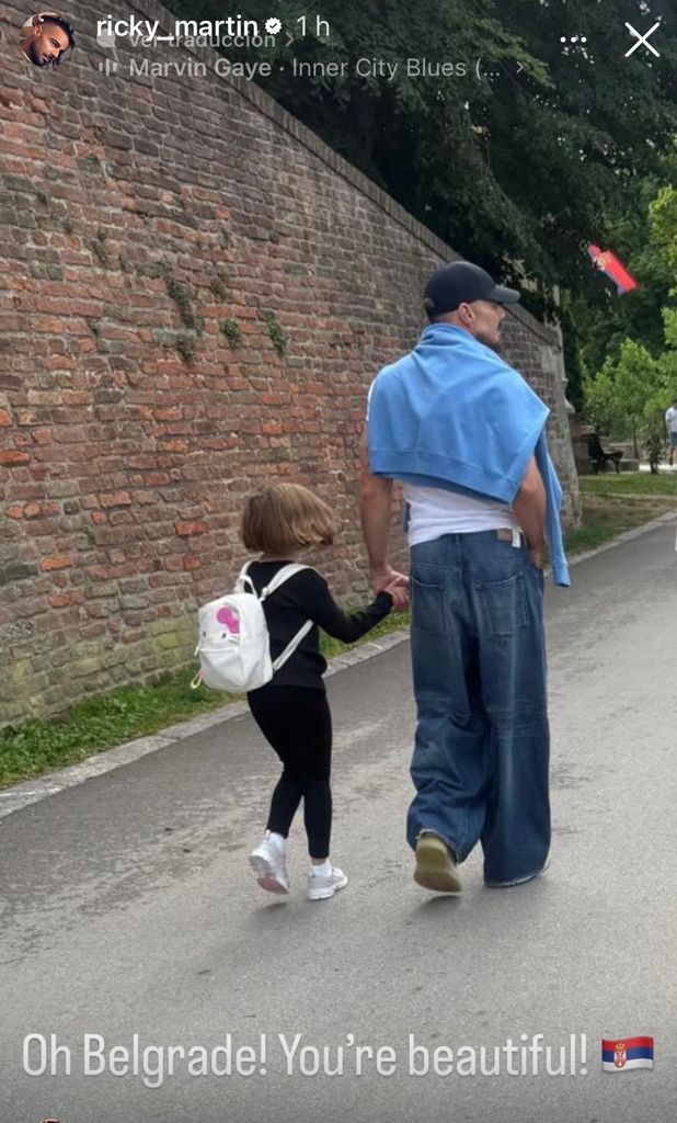 Ricky Martin con su hija Lucía en la ciudad serbia de Belgrado. 
