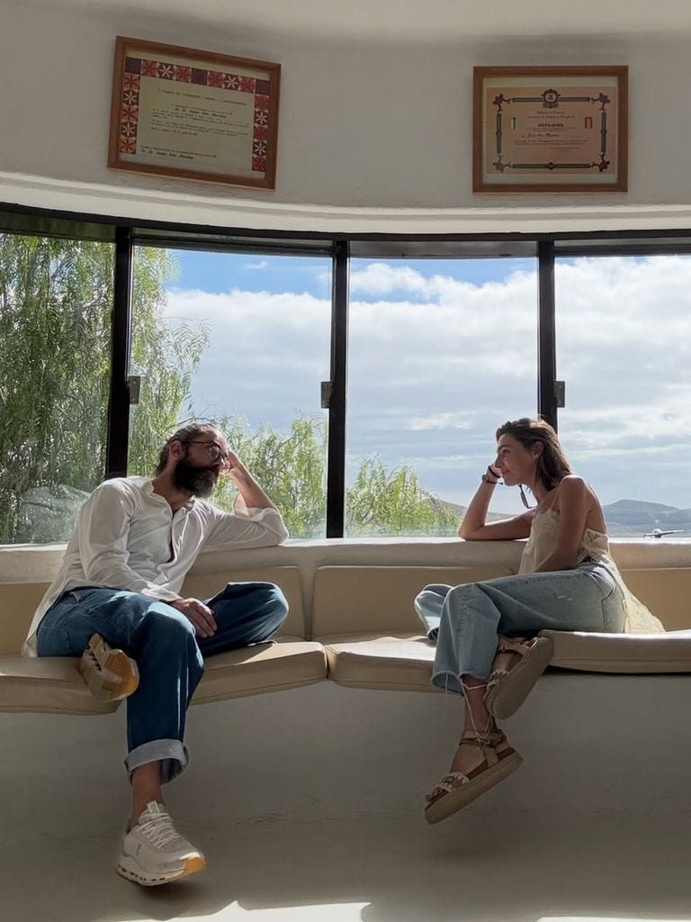 Eugenia Osborne con su novio, el abogado y profesor Miguel Barreiro, en Lanzarote