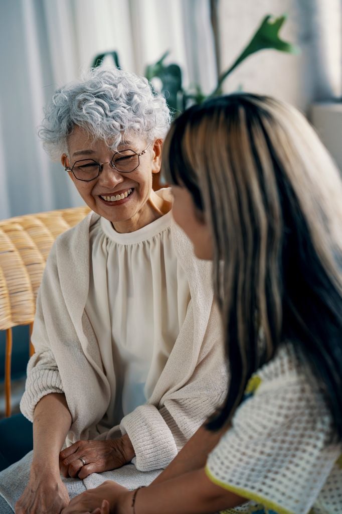 señora hablando mujer