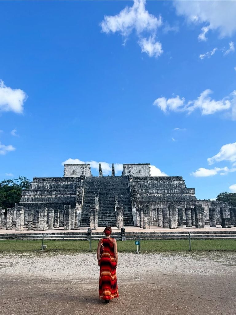 La madre de la cantante quedó fascinada por la zona arqueológica.