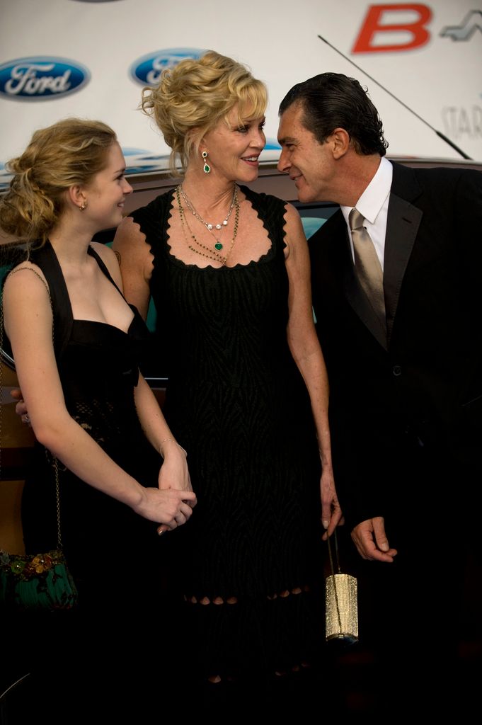 Antonio Banderas y Melanie Griffith se alegraron por el compromiso de su hija Stella.