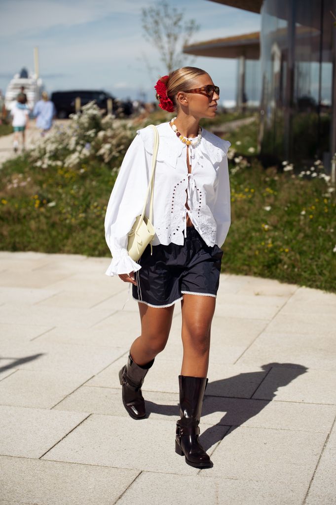 Cómo llevar las blusas bohemias que son tendencia en primavera 2025